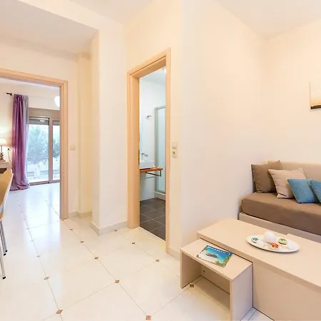 Renata's Апартаменты Карпатос